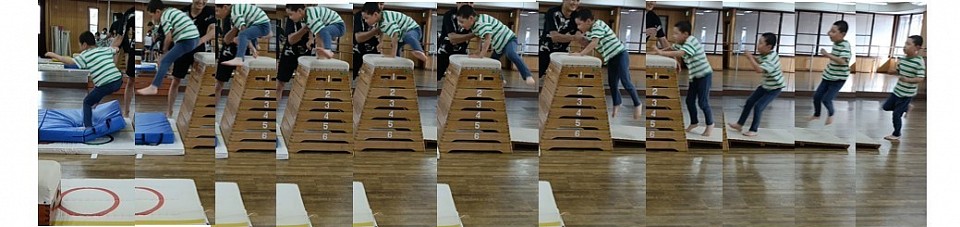 子供に撮影してもらってます！Ｋちゃん自己新記録７段開脚とび成功！ちょっと補助してるんですが分からないはず^^;