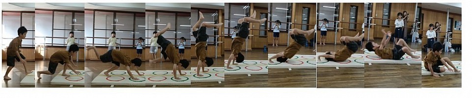 8月～体操教室NEWメンバー3年生Z君、たった１ヵ月で１人倒立前転にチャレンジ出来るほど急成長、妹Cちゃんに負けじと奮闘中です！！倒立前転は補助時の手に伝わってくる子供の筋力から1人でチャレンジさせるかどうか決定します。Z君からは十分な筋力を感じたので挑戦してもらいました！