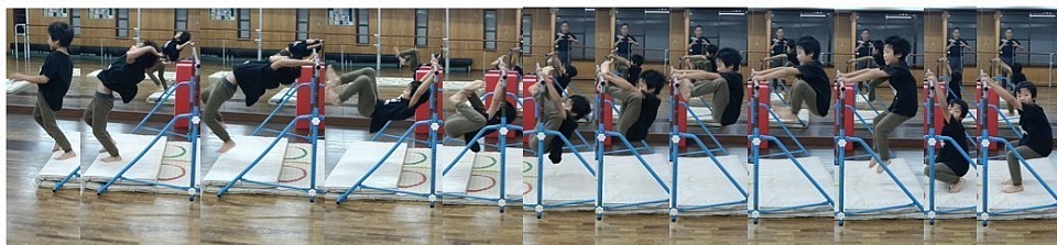 初めて取り組む技「フット下り」、お手本と説明１発で成功！