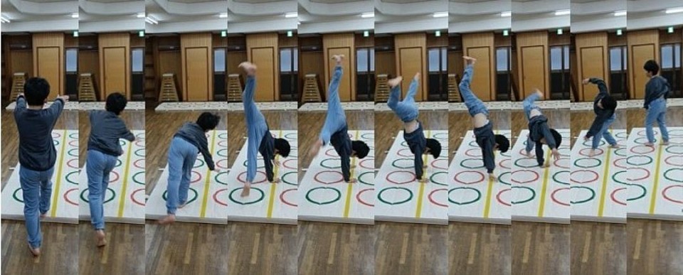 下の画像のZ君、縦で見ると膝の曲がりが！若干の斜め回りが！「大で合格！」と叫びたいところなんですが…。今回のテスト、たくさんの子が鈴井を悩ませることになりそうです^^