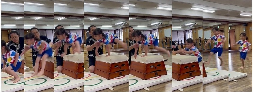 新年中Yちゃん、すでに馬とび的跳び方卒業してますが、跳び箱最初の１歩は「馬とび的跳び方」です。とび箱の先端を掴み、写真の左から３つ目、肩が前にグイッと出ていることが分かります！怖さが残る内はこれが出来ないのです。この怖さの消し方って指導として難しいんですよ！Yちゃんは特に教えなくても出来てますが^^