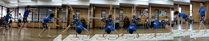 教室に入って数ヶ月のH君、運動センスがあるんですが、現状やや体重に負けてる筋力、体重に負けない力が身につけば更に大きく変身すると見てます。助走からホップロンダート、アドバイスもよく聞き忠実に実行してるので、流れるように美しいロンダートとなってます！！